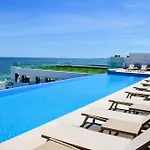 Evana Frontsea In Infinity Pool & *