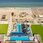 Evana Frontsea In Infinity Pool & *