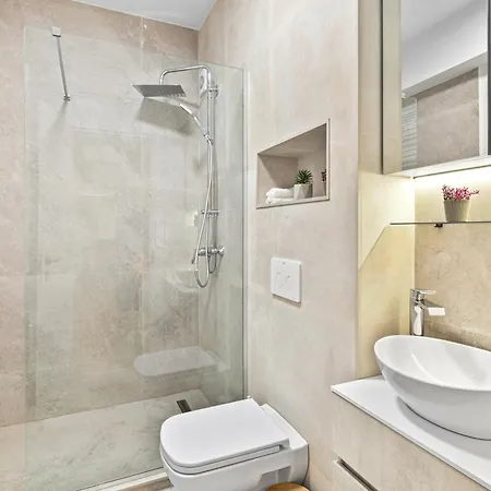 Evana Frontsea - Jacuzzi & Sauna Infinity Daire Navodari