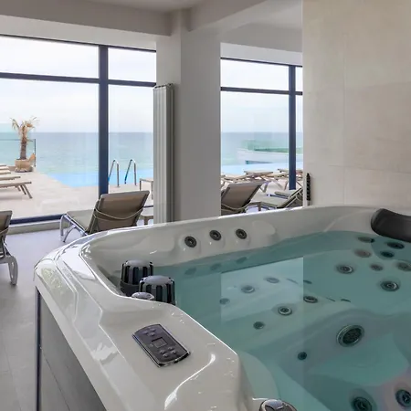 Evana Frontsea In Infinity Pool & Năvodari