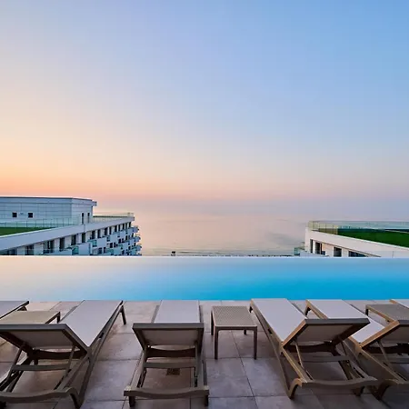 Evana Frontsea - Infinity Pool & Apartment