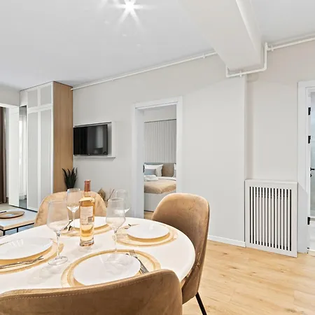 Апартаменты Evana Frontsea - Jacuzzi & Sauna Infinity *